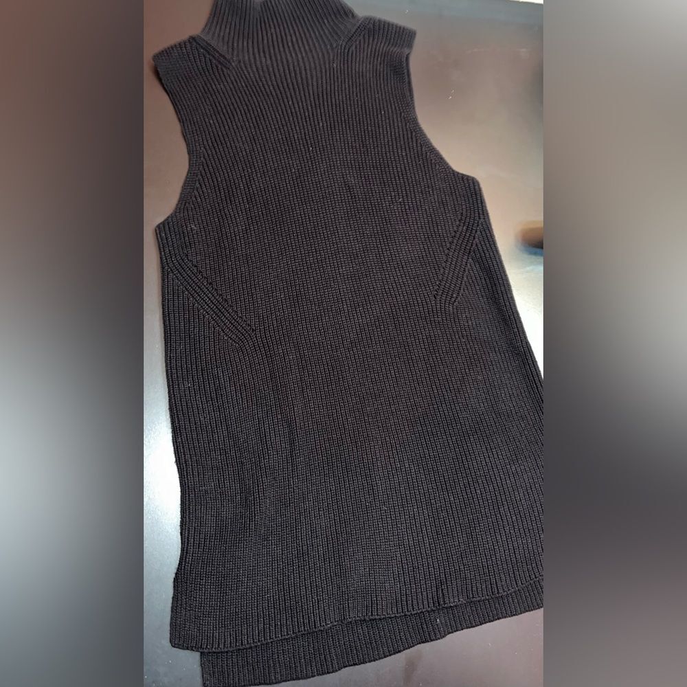 525 America 525 Black Tight Knit Sleeveless Mock Neck Sweater Size M EUC